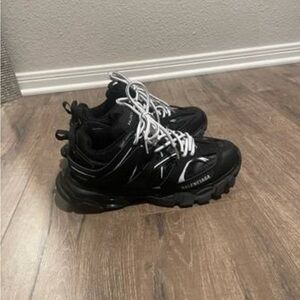 Balenciaga tracks black and white